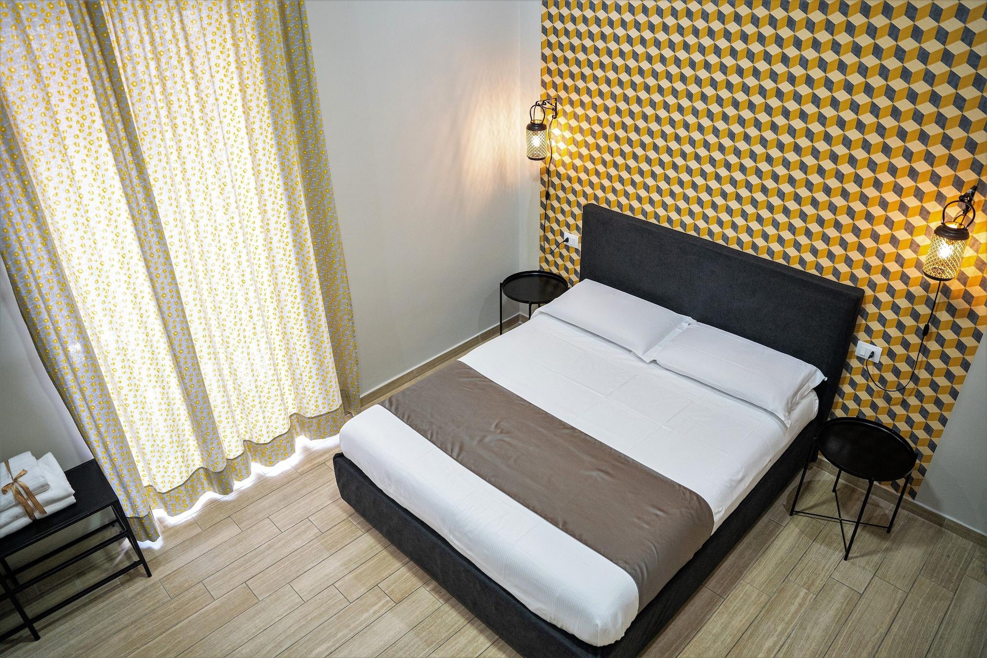 Napoli City Rooms 3*