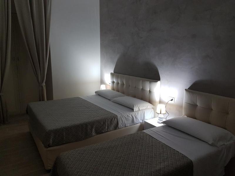 Napoli City Rooms Couette-café 3*